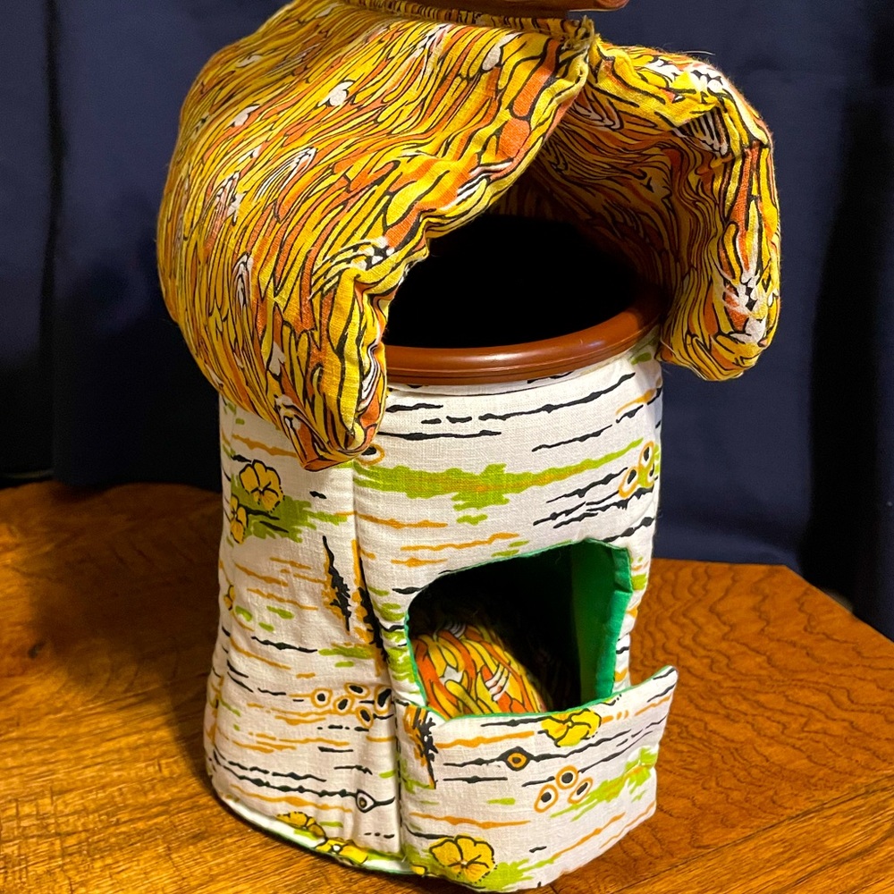 VTG 1980 Fisher-Price ‘Woodsey’ plush tree trunk house/carrying case toy